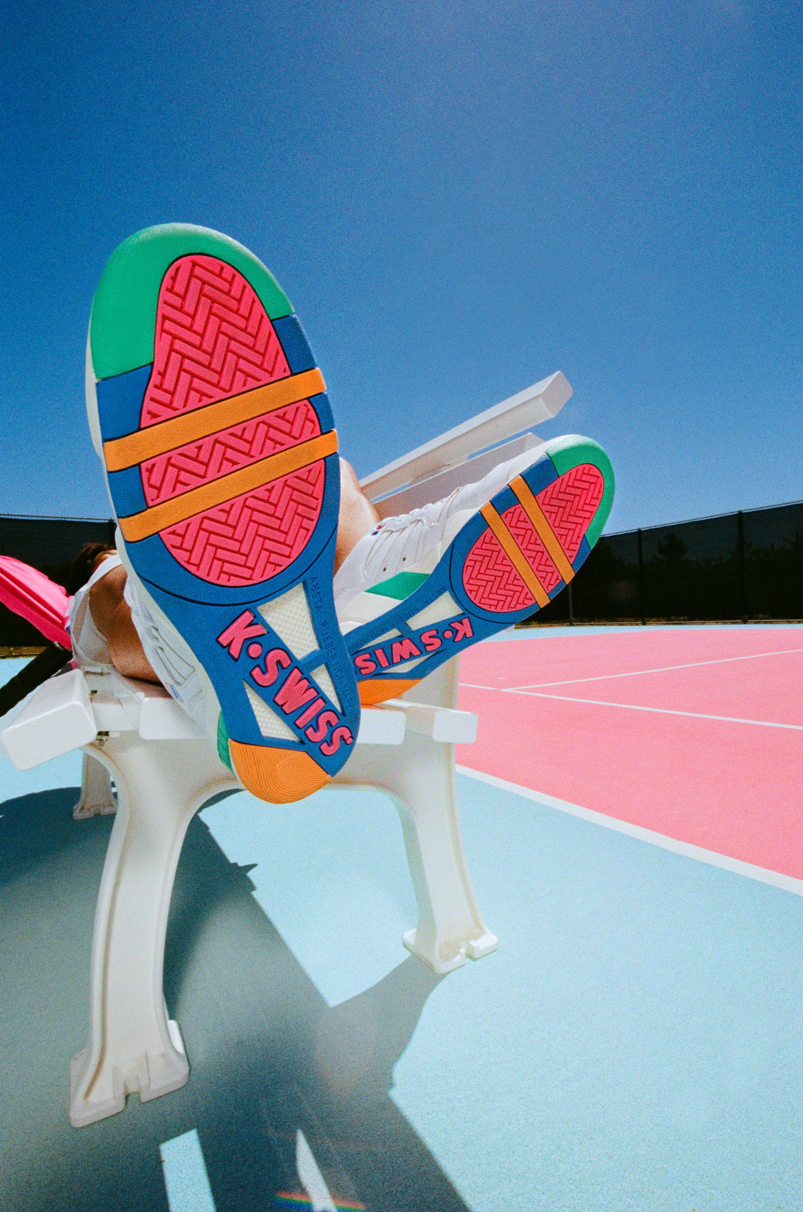 07911-191-M | ROWING BLAZERS X K-SWISS SI-18 PREMIER | WHITE/FRENCH BLUE/FANDANGO PINK - Image 4